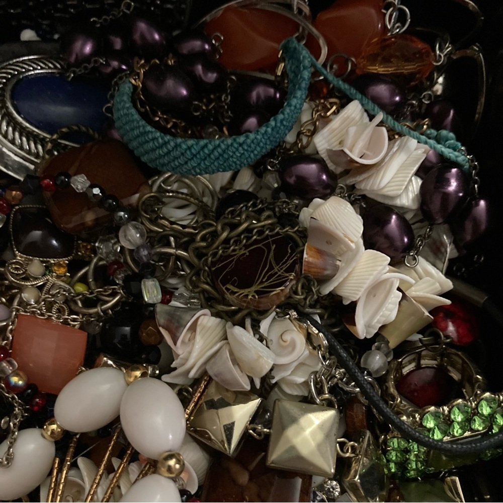 Mystery 3 lb + Fun crafters junk jewelry accessories parts Lot Vintage Modern - Picture 6 of 8